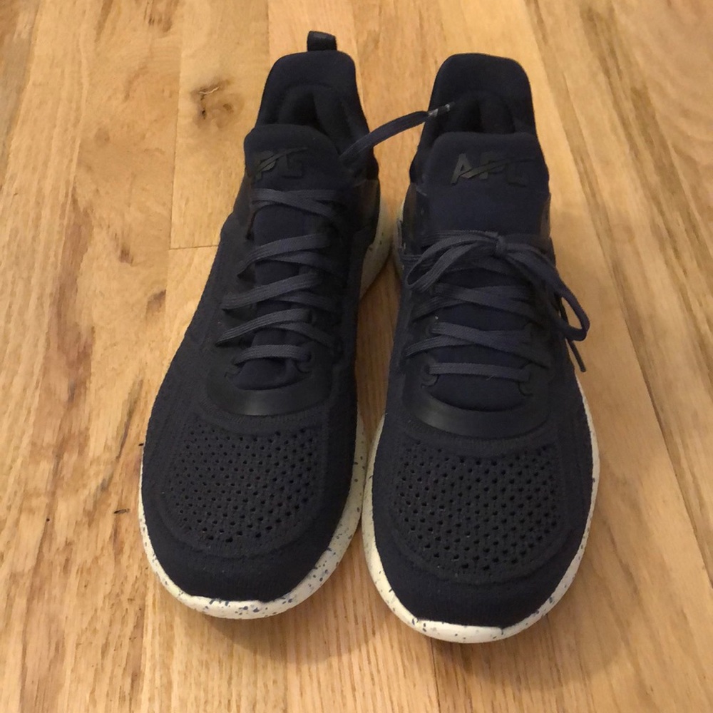 APL Techloom Tracker in Navy Size 8